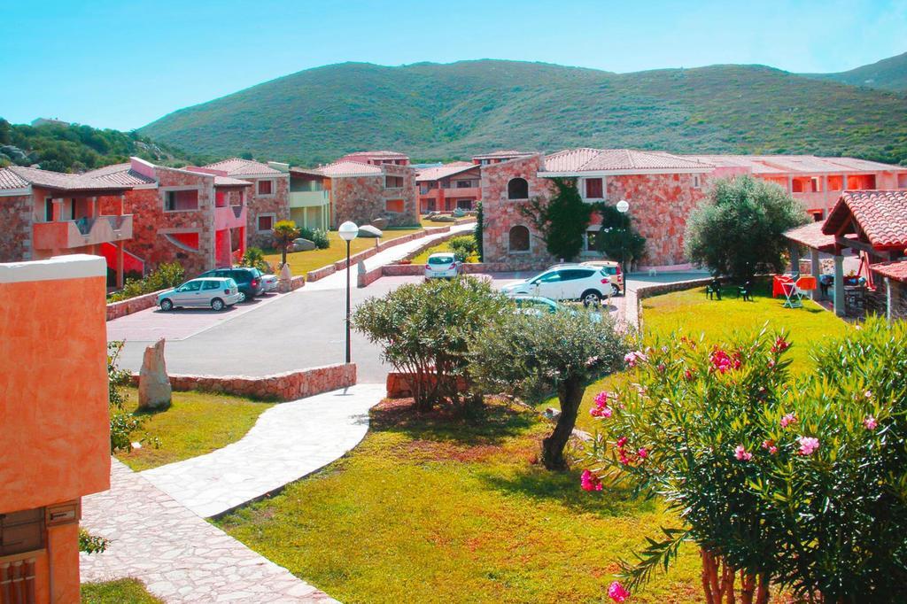 Le Corti Di Marinella Aparthotel Marinella  Exterior photo